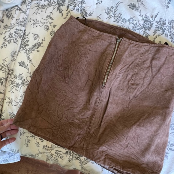 Suede Mini Skirt. Sz 27 - Picture 3 of 3